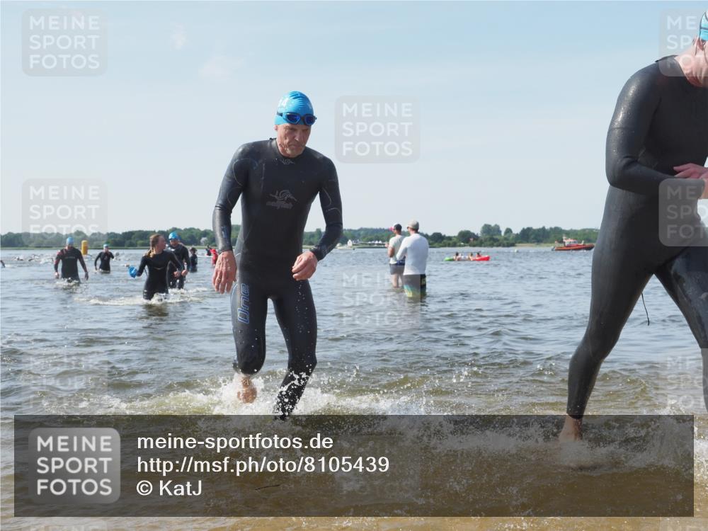 22.06.2025 - Viking Triathlon KatJ http://msf.ph/oto/8105439 22.06.2025 10:36:27 Schwimmen 42, 88, 101, 232, 251, 334 meine-sportfotos.de