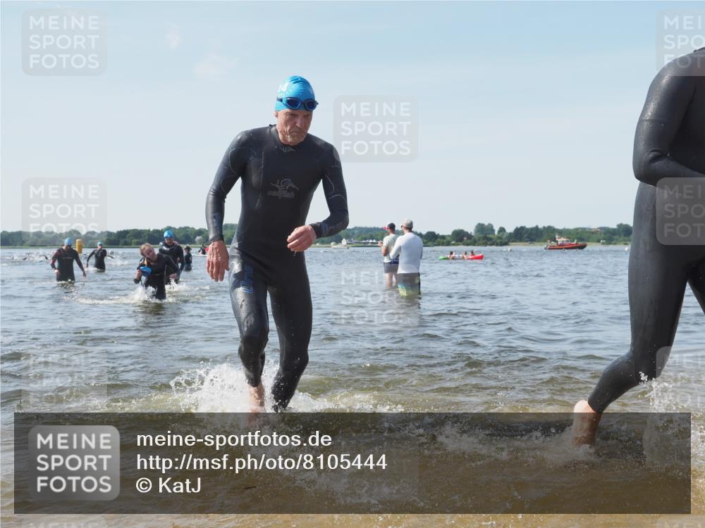 22.06.2025 - Viking Triathlon KatJ http://msf.ph/oto/8105444 22.06.2025 10:36:27 Schwimmen 42, 88, 101, 232, 251, 334 meine-sportfotos.de