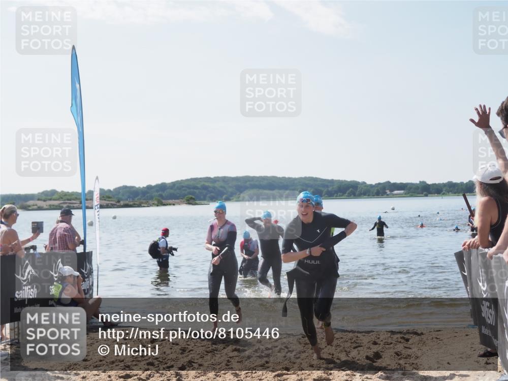22.06.2025 - Viking Triathlon MichiJ http://msf.ph/oto/8105446 22.06.2025 10:50:42 Schwimmen 24, 48, 202, 402, 418, 533 meine-sportfotos.de
