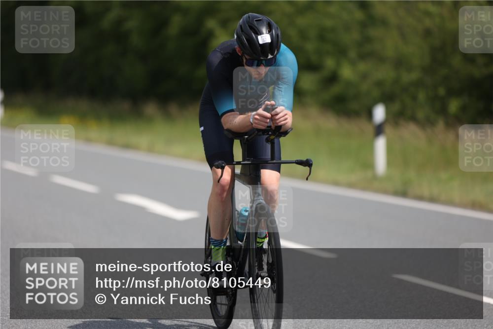 22.06.2025 - Viking Triathlon Yannick Fuchs http://msf.ph/oto/8105449 22.06.2025 12:10:13 Radfahren 57, 59, 152, 171, 295, 332, 500, 540, 552 meine-sportfotos.de