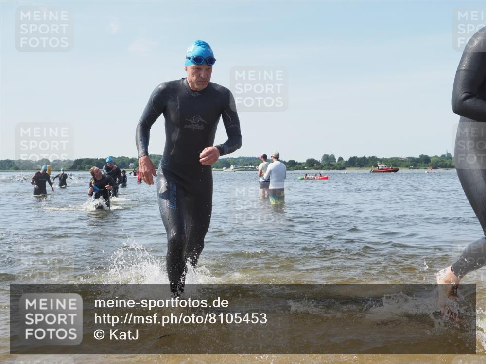 22.06.2025 - Viking Triathlon KatJ http://msf.ph/oto/8105453 22.06.2025 10:36:27 Schwimmen 42, 88, 101, 232, 251, 334 meine-sportfotos.de