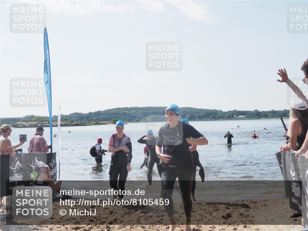 22.06.2025 - Viking Triathlon MichiJ http://msf.ph/oto/8105459 22.06.2025 10:50:42 Schwimmen 24, 48, 202, 402, 418, 533 meine-sportfotos.de