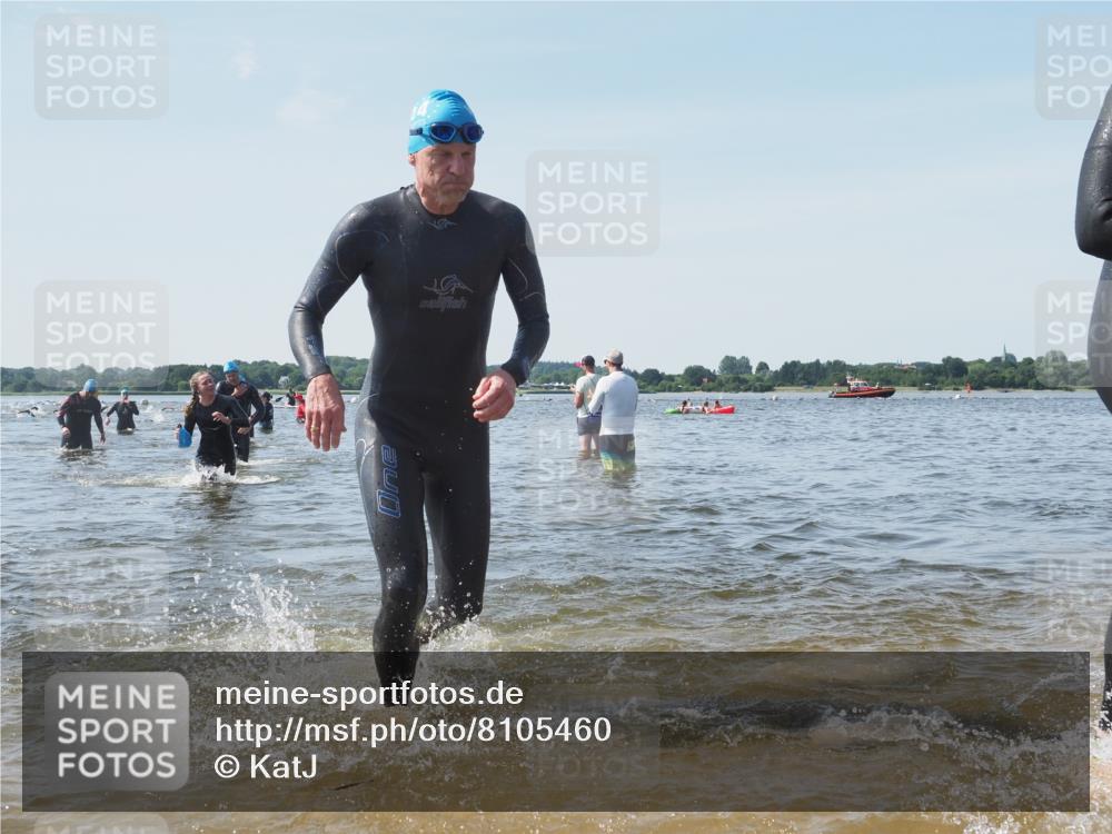 22.06.2025 - Viking Triathlon KatJ http://msf.ph/oto/8105460 22.06.2025 10:36:27 Schwimmen 42, 88, 101, 232, 251, 334 meine-sportfotos.de