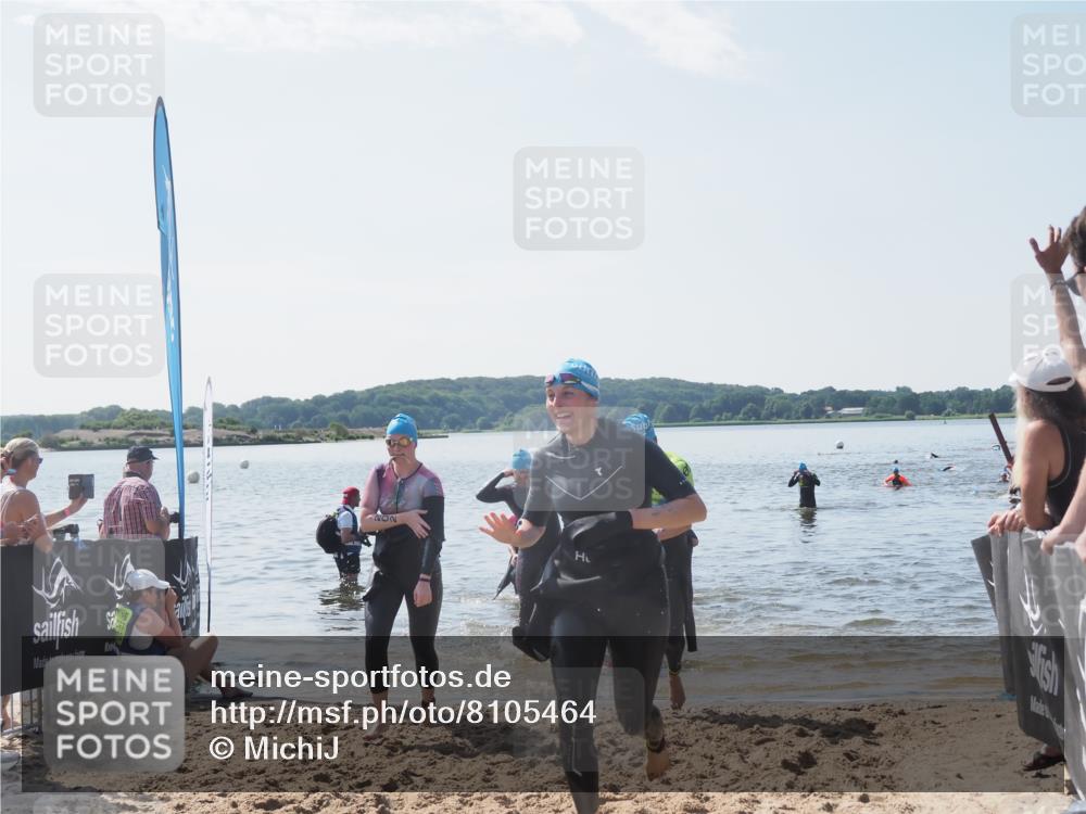 22.06.2025 - Viking Triathlon MichiJ http://msf.ph/oto/8105464 22.06.2025 10:50:42 Schwimmen 24, 48, 202, 402, 418, 533 meine-sportfotos.de