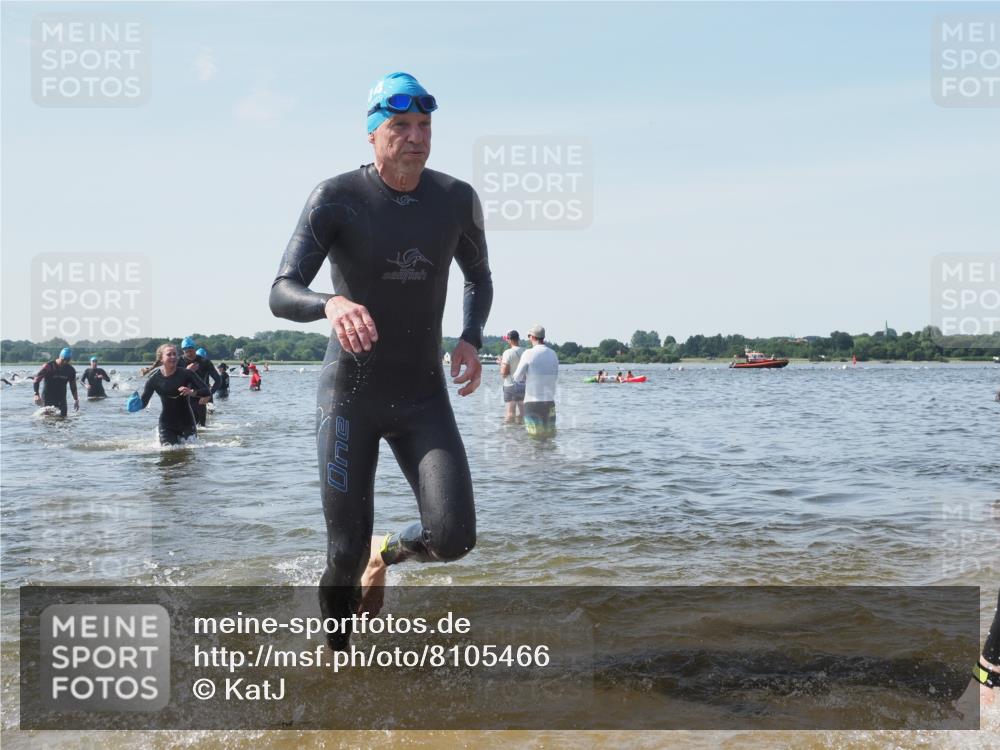 22.06.2025 - Viking Triathlon KatJ http://msf.ph/oto/8105466 22.06.2025 10:36:28 Schwimmen 42, 88, 101, 232, 251, 332, 334 meine-sportfotos.de