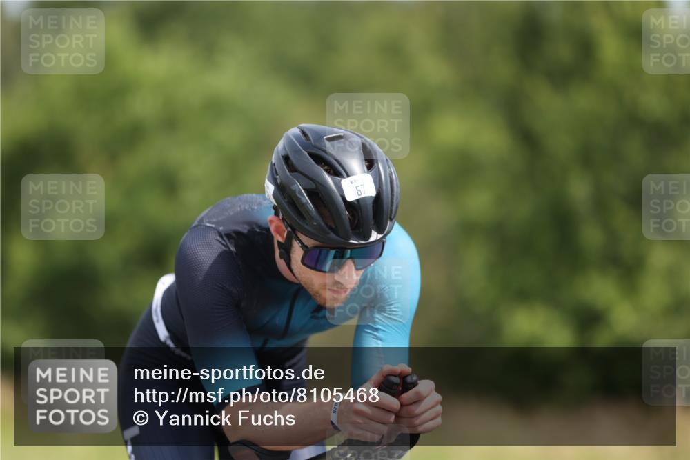 22.06.2025 - Viking Triathlon Yannick Fuchs http://msf.ph/oto/8105468 22.06.2025 12:10:14 Radfahren 57, 59, 152, 171, 295, 332, 500, 540, 552 meine-sportfotos.de