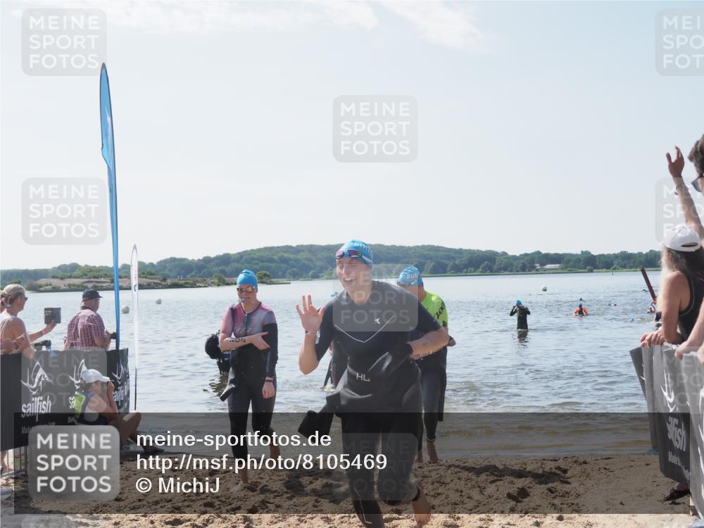 22.06.2025 - Viking Triathlon MichiJ http://msf.ph/oto/8105469 22.06.2025 10:50:43 Schwimmen 24, 48, 202, 402, 418, 533 meine-sportfotos.de