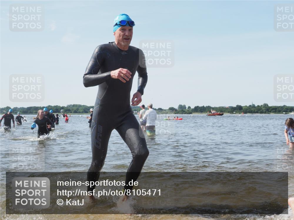 22.06.2025 - Viking Triathlon KatJ http://msf.ph/oto/8105471 22.06.2025 10:36:28 Schwimmen 42, 88, 101, 232, 251, 332, 334 meine-sportfotos.de