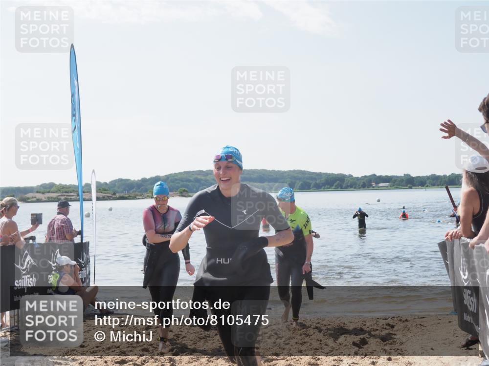 22.06.2025 - Viking Triathlon MichiJ http://msf.ph/oto/8105475 22.06.2025 10:50:43 Schwimmen 24, 48, 202, 402, 418, 533 meine-sportfotos.de