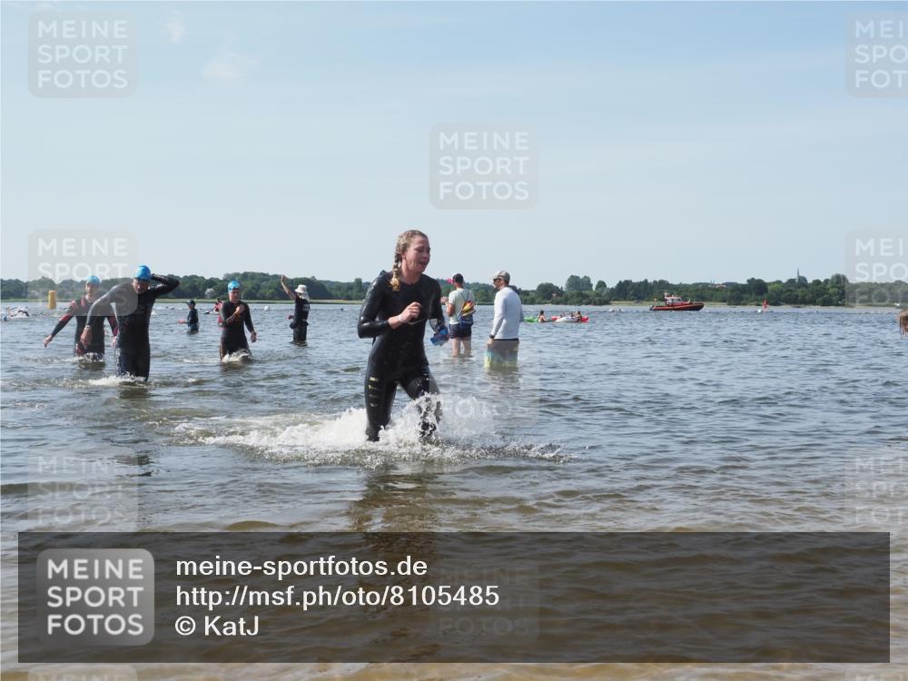 22.06.2025 - Viking Triathlon KatJ http://msf.ph/oto/8105485 22.06.2025 10:36:32 Schwimmen 42, 88, 232, 251, 332 meine-sportfotos.de