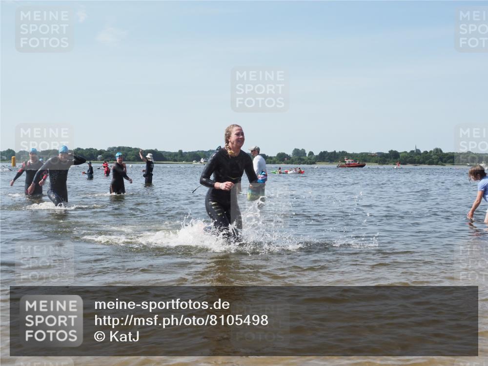 22.06.2025 - Viking Triathlon KatJ http://msf.ph/oto/8105498 22.06.2025 10:36:32 Schwimmen 42, 88, 232, 251, 332 meine-sportfotos.de