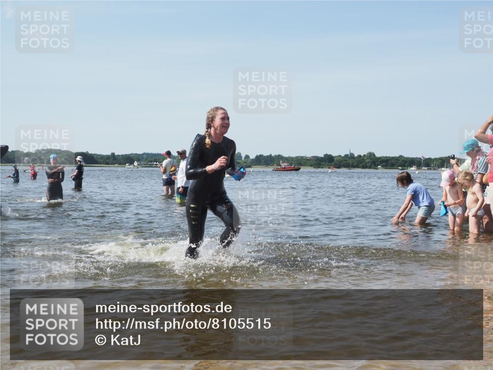 22.06.2025 - Viking Triathlon KatJ http://msf.ph/oto/8105515 22.06.2025 10:36:32 Schwimmen 42, 88, 232, 251, 332 meine-sportfotos.de