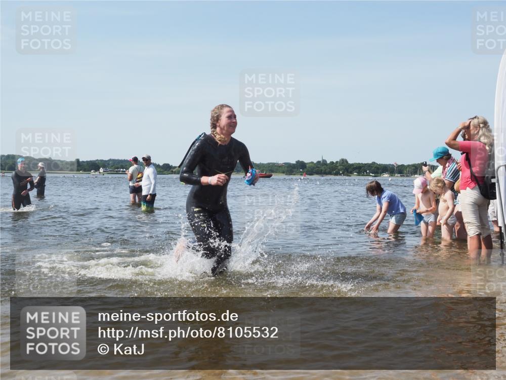 22.06.2025 - Viking Triathlon KatJ http://msf.ph/oto/8105532 22.06.2025 10:36:33 Schwimmen 42, 88, 232, 251, 332 meine-sportfotos.de