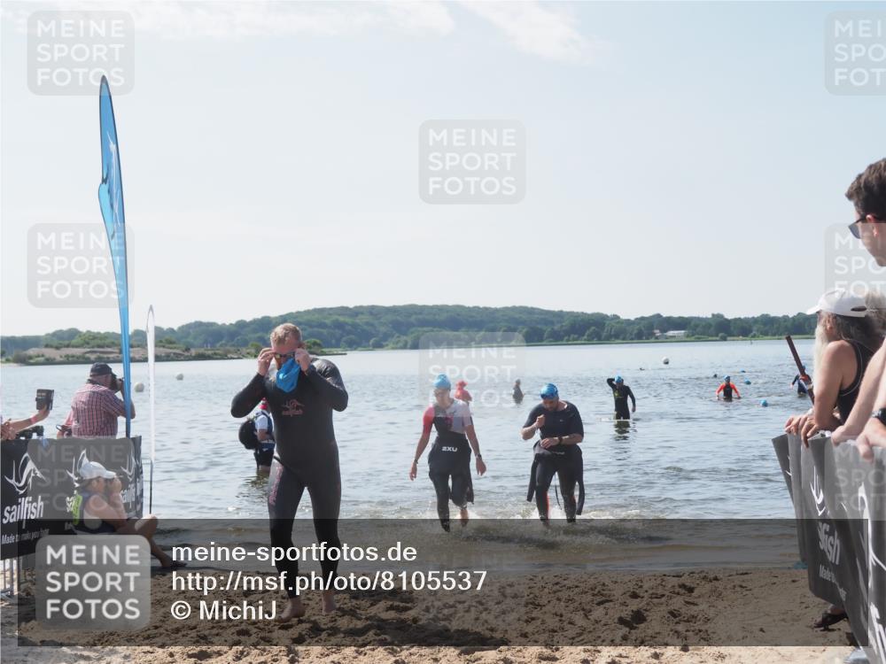 22.06.2025 - Viking Triathlon MichiJ http://msf.ph/oto/8105537 22.06.2025 10:50:46 Schwimmen 48, 402, 533 meine-sportfotos.de