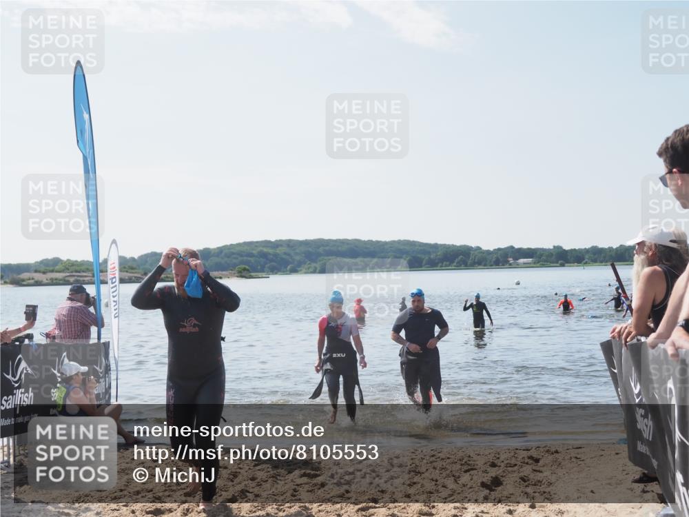 22.06.2025 - Viking Triathlon MichiJ http://msf.ph/oto/8105553 22.06.2025 10:50:47 Schwimmen 48, 402, 523, 533, 543 meine-sportfotos.de