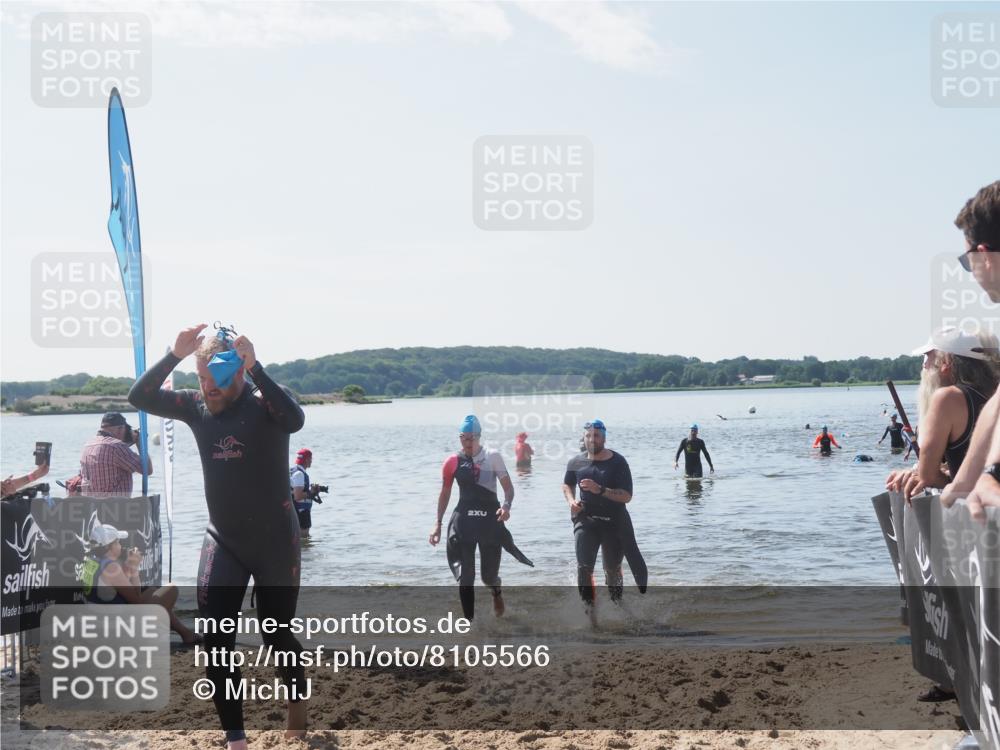 22.06.2025 - Viking Triathlon MichiJ http://msf.ph/oto/8105566 22.06.2025 10:50:47 Schwimmen 48, 402, 523, 533, 543 meine-sportfotos.de