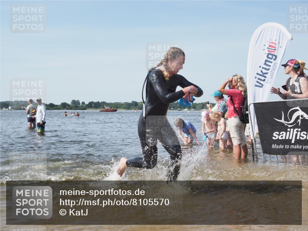 22.06.2025 - Viking Triathlon KatJ http://msf.ph/oto/8105570 22.06.2025 10:36:33 Schwimmen 42, 88, 232, 251, 332 meine-sportfotos.de