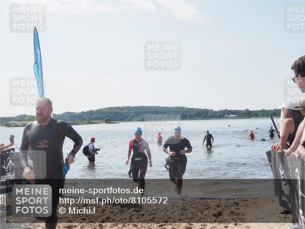 22.06.2025 - Viking Triathlon MichiJ http://msf.ph/oto/8105572 22.06.2025 10:50:47 Schwimmen 48, 402, 523, 533, 543 meine-sportfotos.de