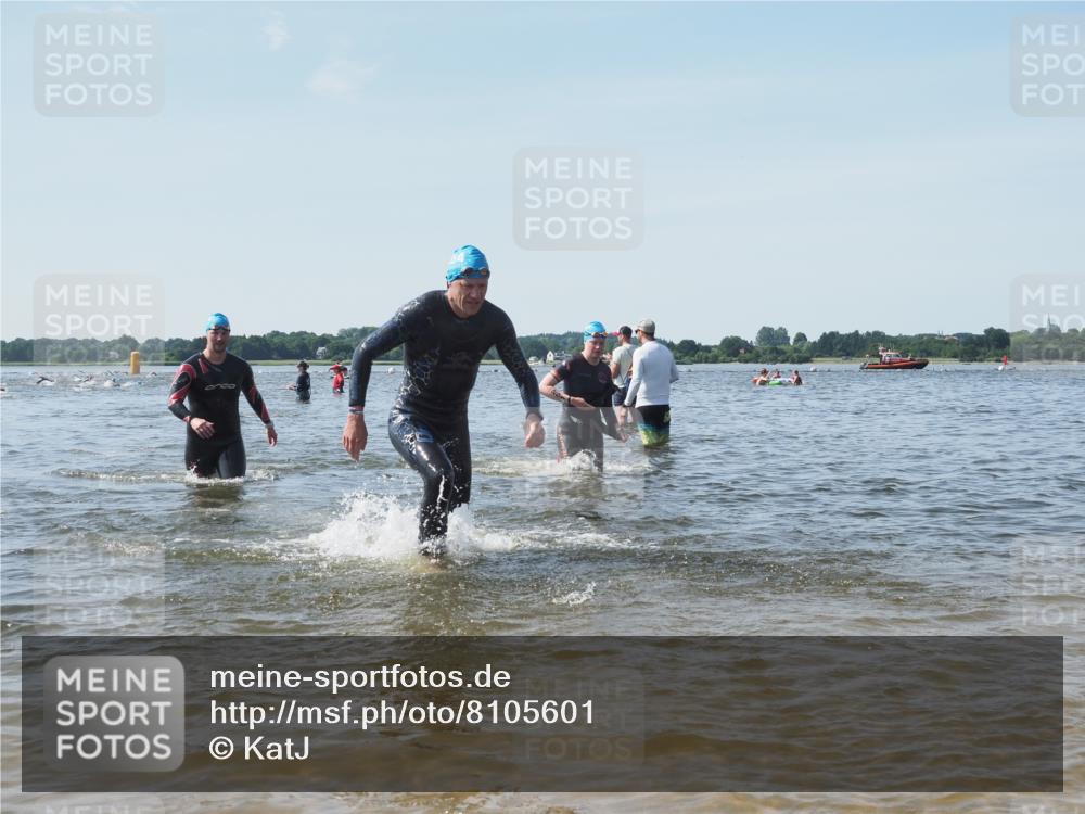 22.06.2025 - Viking Triathlon KatJ http://msf.ph/oto/8105601 22.06.2025 10:36:36 Schwimmen 42, 88, 232, 251, 332 meine-sportfotos.de