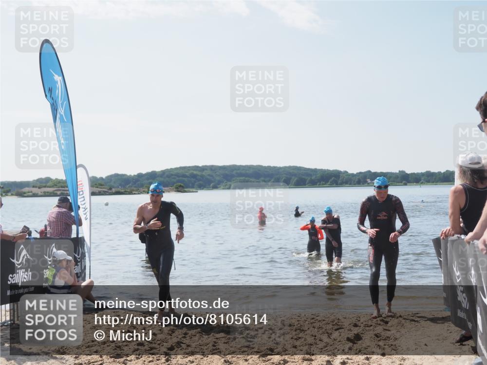 22.06.2025 - Viking Triathlon MichiJ http://msf.ph/oto/8105614 22.06.2025 10:51:07 Schwimmen 308, 436, 484, 523, 543 meine-sportfotos.de