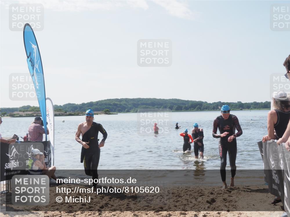22.06.2025 - Viking Triathlon MichiJ http://msf.ph/oto/8105620 22.06.2025 10:51:07 Schwimmen 308, 436, 484, 523, 543 meine-sportfotos.de
