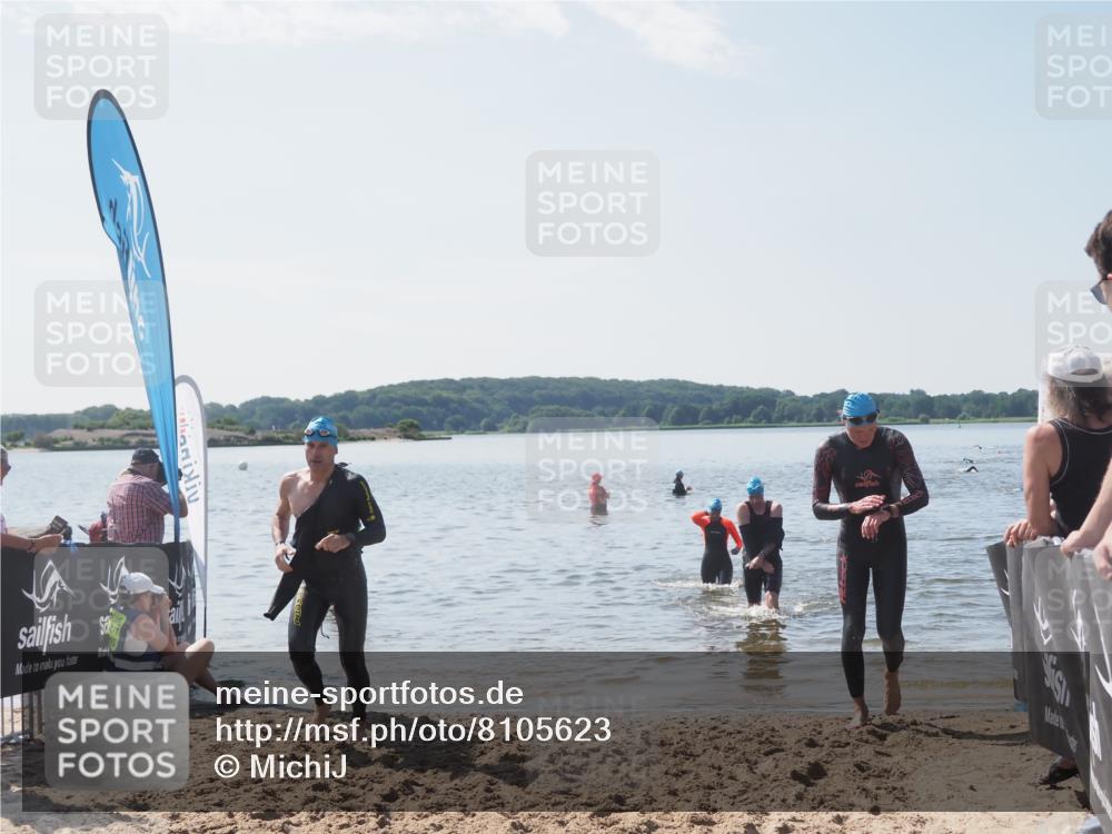 22.06.2025 - Viking Triathlon MichiJ http://msf.ph/oto/8105623 22.06.2025 10:51:07 Schwimmen 308, 436, 484, 523, 543 meine-sportfotos.de