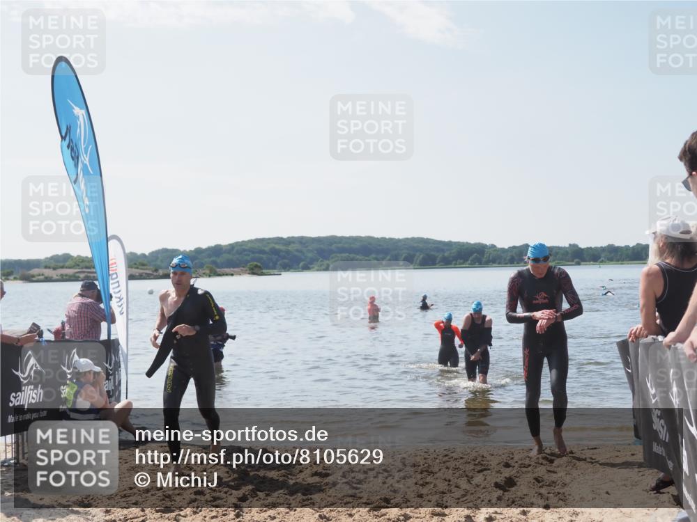 22.06.2025 - Viking Triathlon MichiJ http://msf.ph/oto/8105629 22.06.2025 10:51:07 Schwimmen 308, 436, 484, 523, 543 meine-sportfotos.de