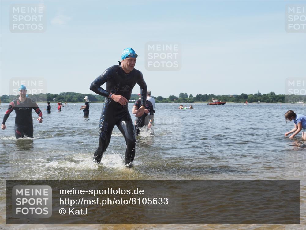 22.06.2025 - Viking Triathlon KatJ http://msf.ph/oto/8105633 22.06.2025 10:36:37 Schwimmen 42, 232, 251, 332 meine-sportfotos.de