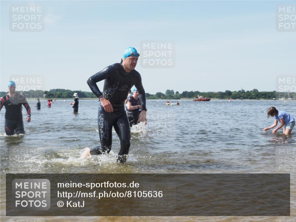 22.06.2025 - Viking Triathlon KatJ http://msf.ph/oto/8105636 22.06.2025 10:36:37 Schwimmen 42, 232, 251, 332 meine-sportfotos.de