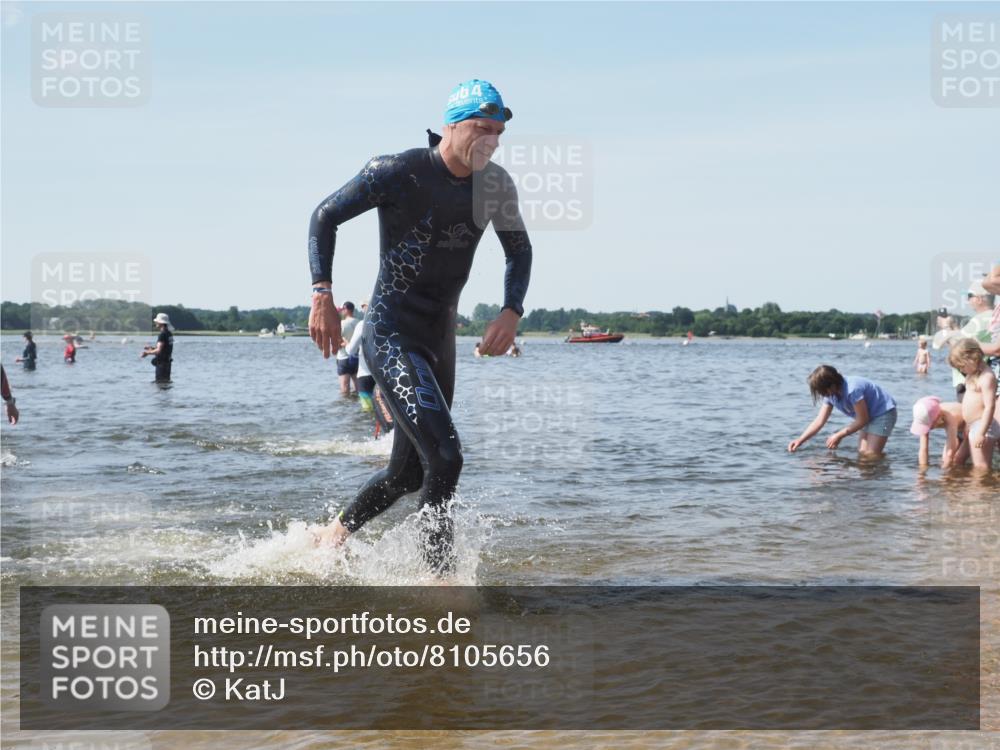 22.06.2025 - Viking Triathlon KatJ http://msf.ph/oto/8105656 22.06.2025 10:36:37 Schwimmen 42, 232, 251, 332 meine-sportfotos.de