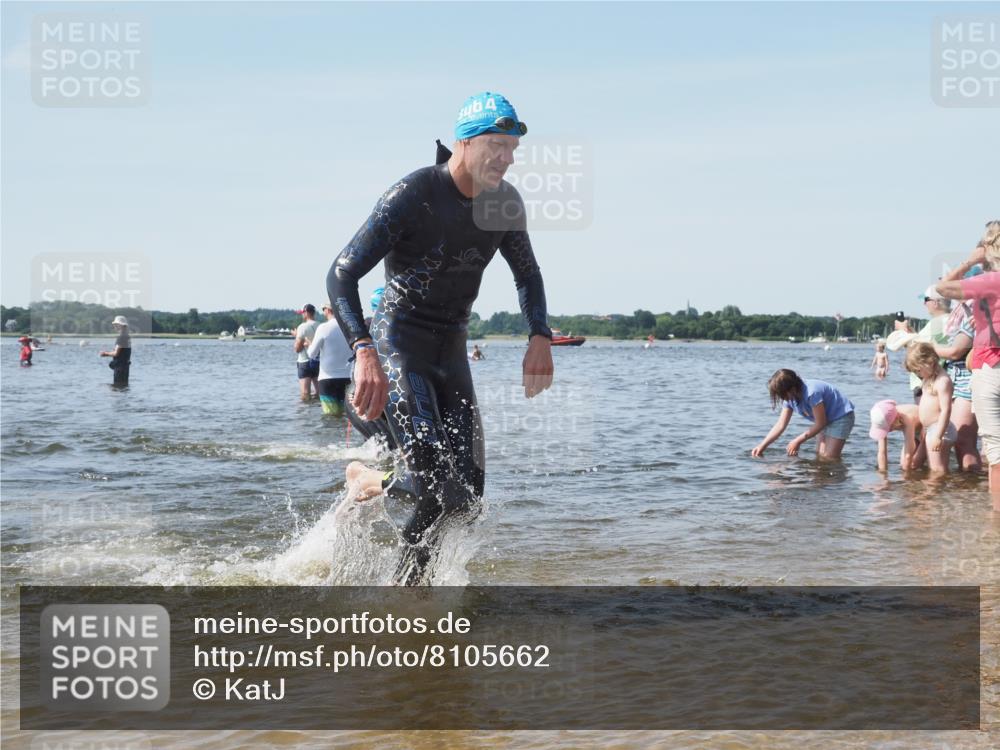22.06.2025 - Viking Triathlon KatJ http://msf.ph/oto/8105662 22.06.2025 10:36:37 Schwimmen 42, 232, 251, 332 meine-sportfotos.de