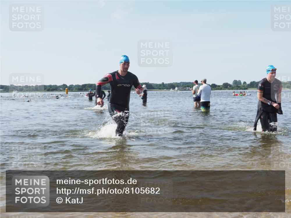 22.06.2025 - Viking Triathlon KatJ http://msf.ph/oto/8105682 22.06.2025 10:36:39 Schwimmen 42, 232, 251, 332 meine-sportfotos.de