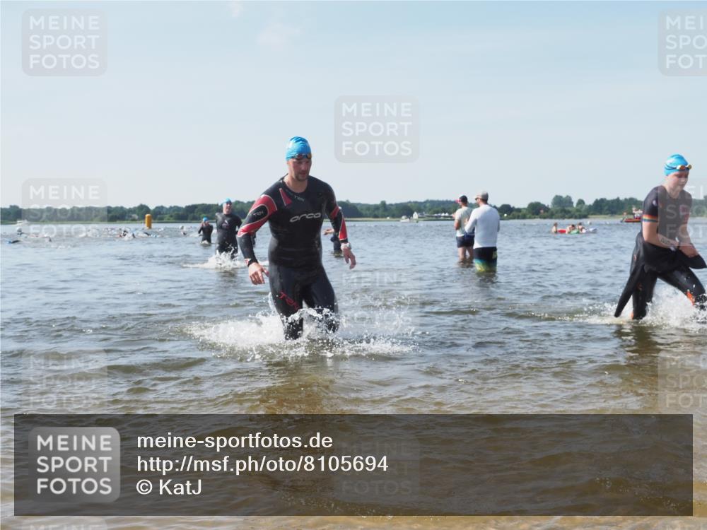 22.06.2025 - Viking Triathlon KatJ http://msf.ph/oto/8105694 22.06.2025 10:36:39 Schwimmen 42, 232, 251, 332 meine-sportfotos.de