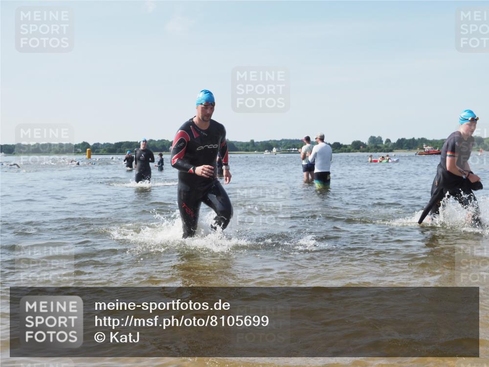 22.06.2025 - Viking Triathlon KatJ http://msf.ph/oto/8105699 22.06.2025 10:36:39 Schwimmen 42, 232, 251, 332 meine-sportfotos.de