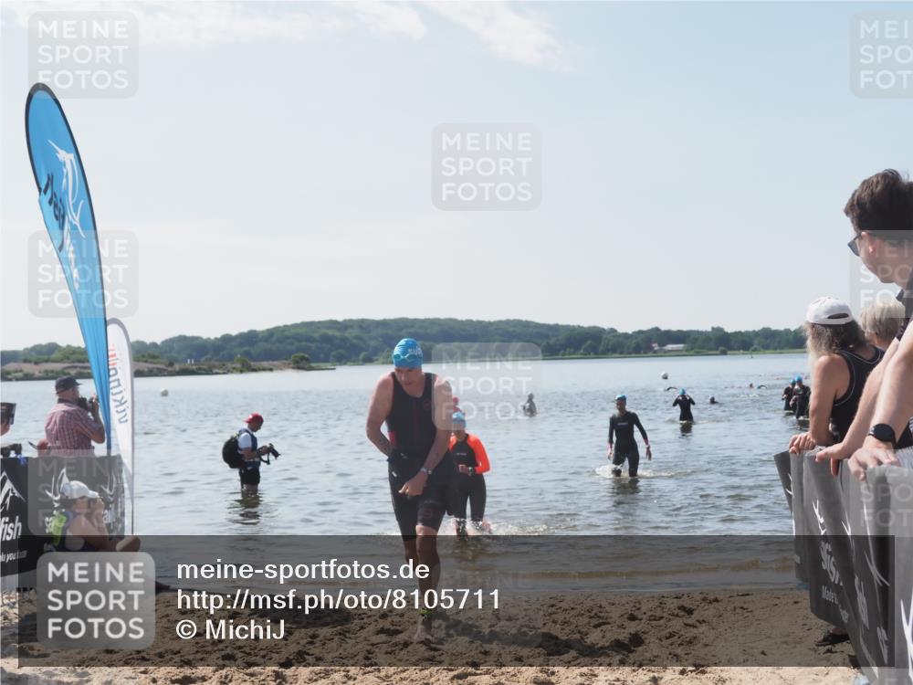 22.06.2025 - Viking Triathlon MichiJ http://msf.ph/oto/8105711 22.06.2025 10:51:12 Schwimmen 308, 436, 477, 484 meine-sportfotos.de