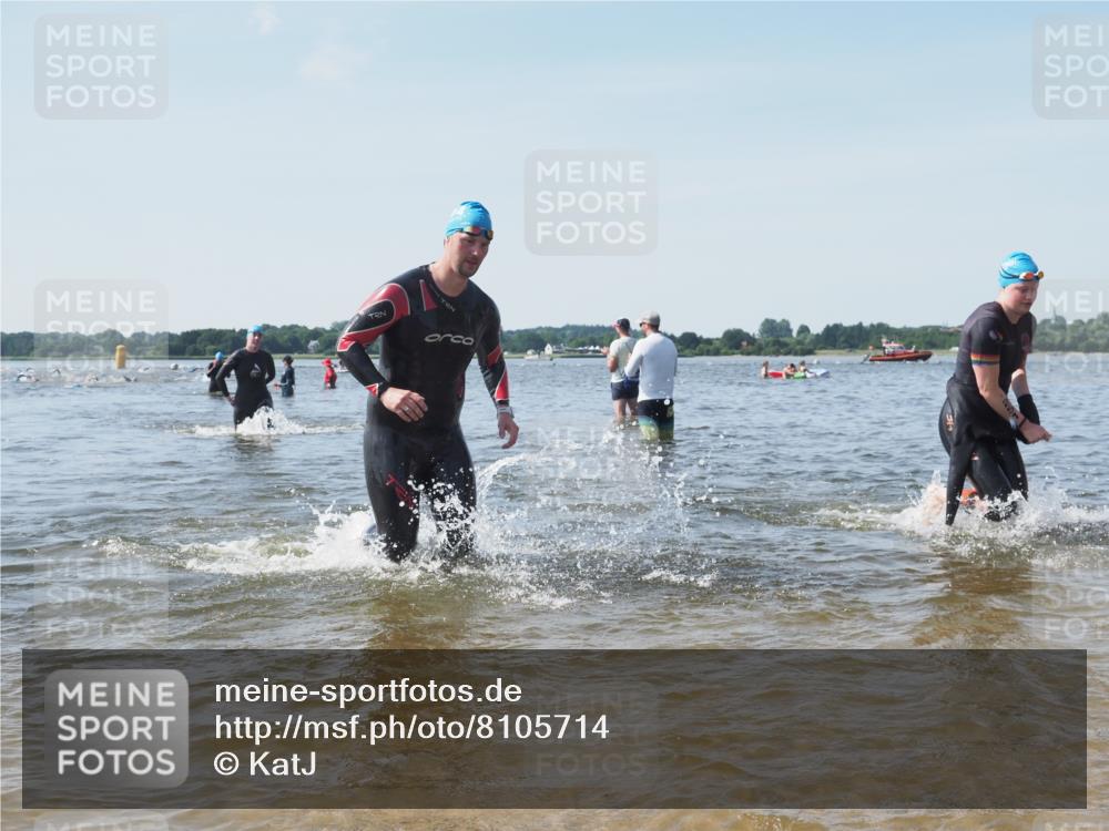 22.06.2025 - Viking Triathlon KatJ http://msf.ph/oto/8105714 22.06.2025 10:36:39 Schwimmen 42, 232, 251, 332 meine-sportfotos.de