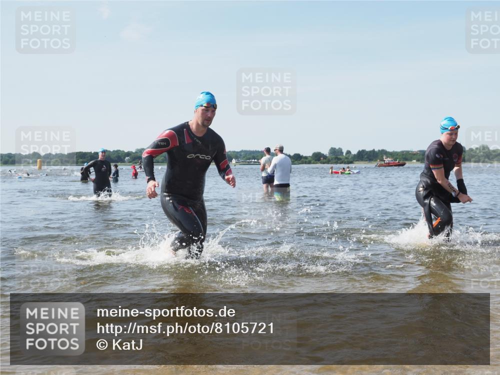 22.06.2025 - Viking Triathlon KatJ http://msf.ph/oto/8105721 22.06.2025 10:36:39 Schwimmen 42, 232, 251, 332 meine-sportfotos.de