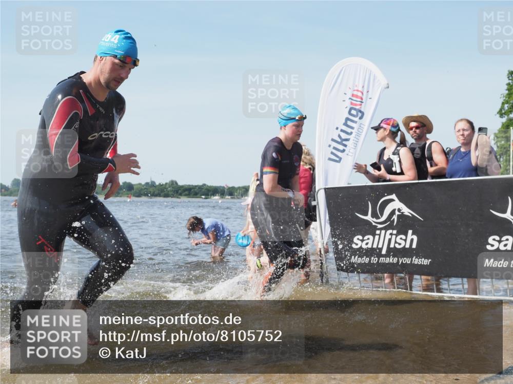 22.06.2025 - Viking Triathlon KatJ http://msf.ph/oto/8105752 22.06.2025 10:36:41 Schwimmen 232, 251, 332 meine-sportfotos.de