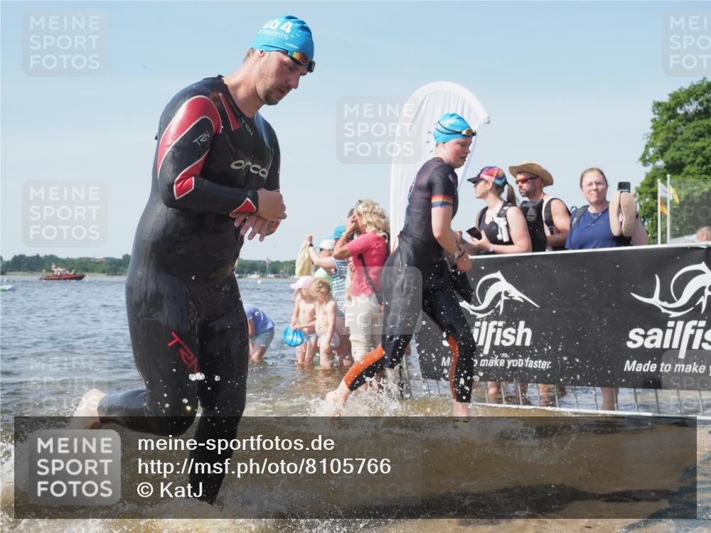 22.06.2025 - Viking Triathlon KatJ http://msf.ph/oto/8105766 22.06.2025 10:36:41 Schwimmen 232, 251, 332 meine-sportfotos.de