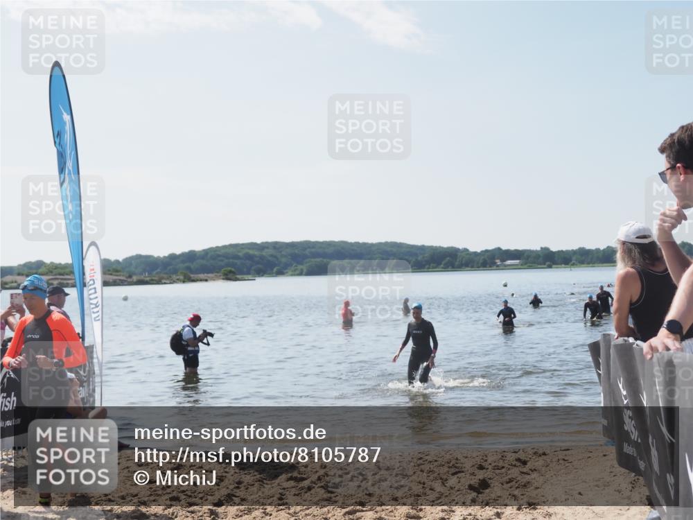 22.06.2025 - Viking Triathlon MichiJ http://msf.ph/oto/8105787 22.06.2025 10:51:16 Schwimmen 436, 477, 484 meine-sportfotos.de