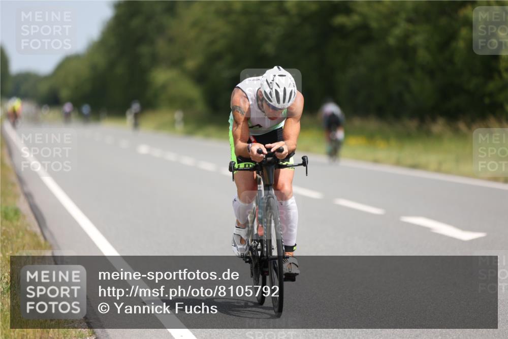 22.06.2025 - Viking Triathlon Yannick Fuchs http://msf.ph/oto/8105792 22.06.2025 12:10:50 Radfahren 106, 248, 267, 381 meine-sportfotos.de