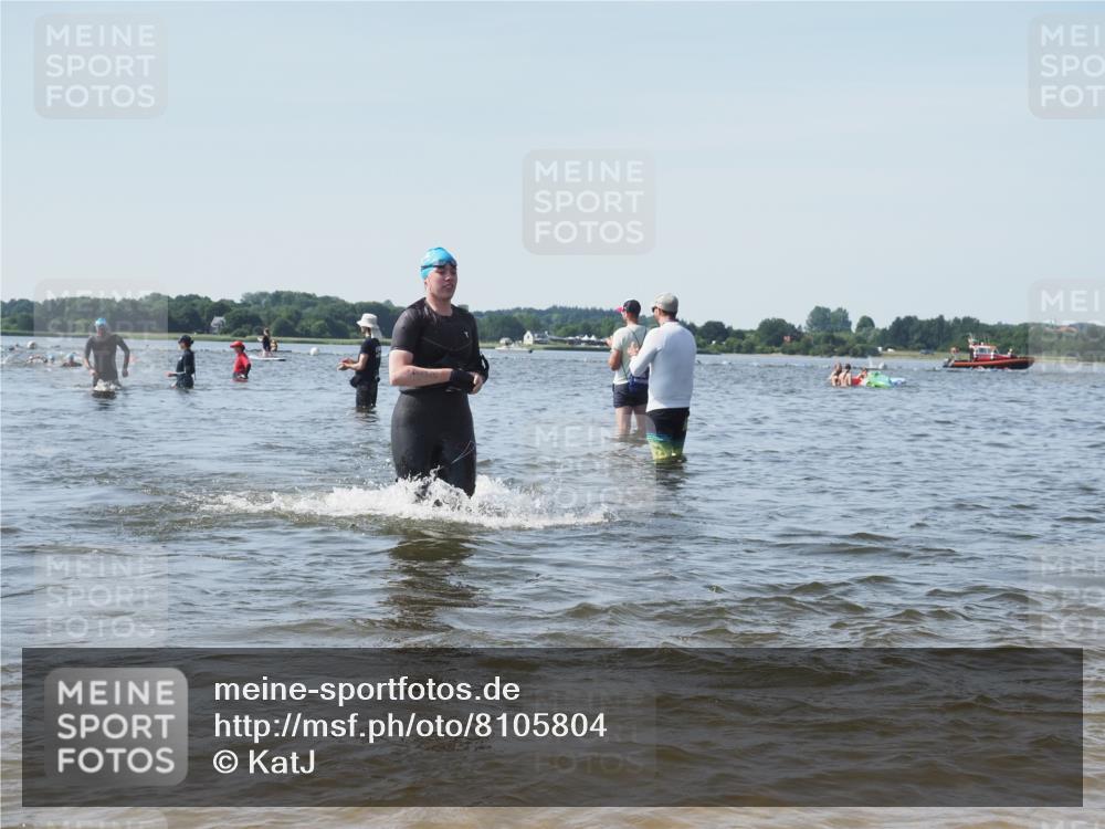 22.06.2025 - Viking Triathlon KatJ http://msf.ph/oto/8105804 22.06.2025 10:36:44 Schwimmen 332 meine-sportfotos.de