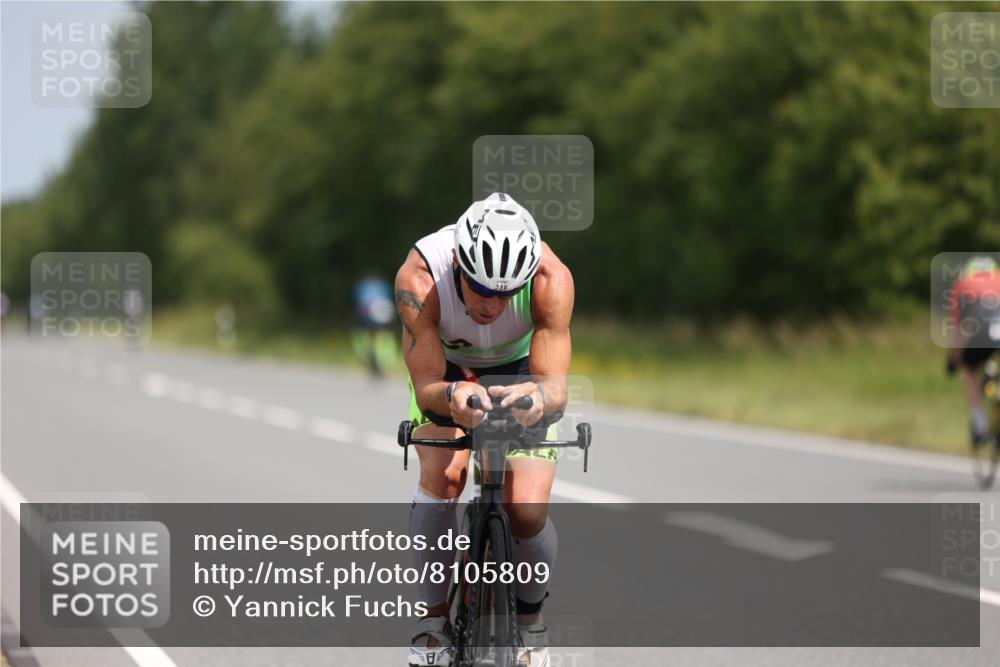 22.06.2025 - Viking Triathlon Yannick Fuchs http://msf.ph/oto/8105809 22.06.2025 12:10:50 Radfahren 106, 248, 267, 381 meine-sportfotos.de