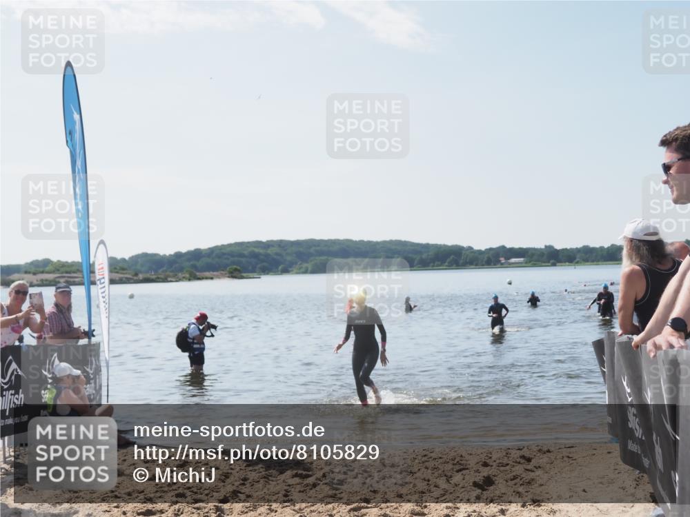 22.06.2025 - Viking Triathlon MichiJ http://msf.ph/oto/8105829 22.06.2025 10:51:18 Schwimmen 436, 477 meine-sportfotos.de