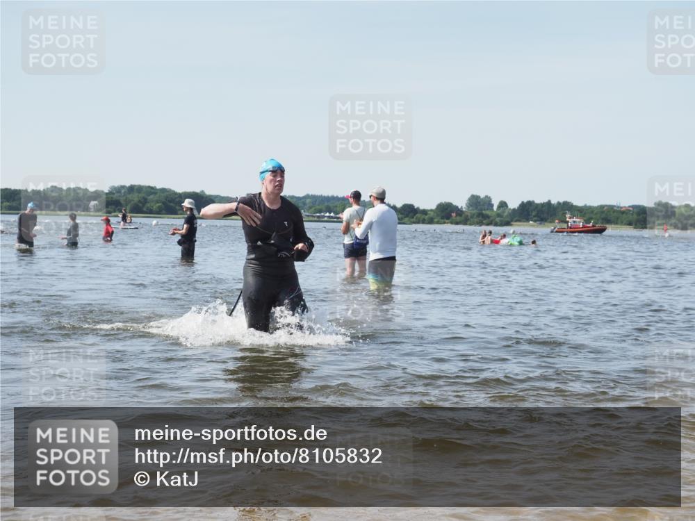 22.06.2025 - Viking Triathlon KatJ http://msf.ph/oto/8105832 22.06.2025 10:36:44 Schwimmen 332 meine-sportfotos.de