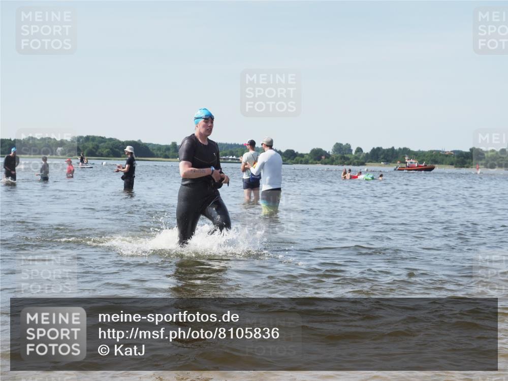 22.06.2025 - Viking Triathlon KatJ http://msf.ph/oto/8105836 22.06.2025 10:36:44 Schwimmen 332 meine-sportfotos.de