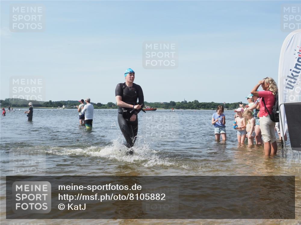 22.06.2025 - Viking Triathlon KatJ http://msf.ph/oto/8105882 22.06.2025 10:36:46 Schwimmen 331, 332 meine-sportfotos.de