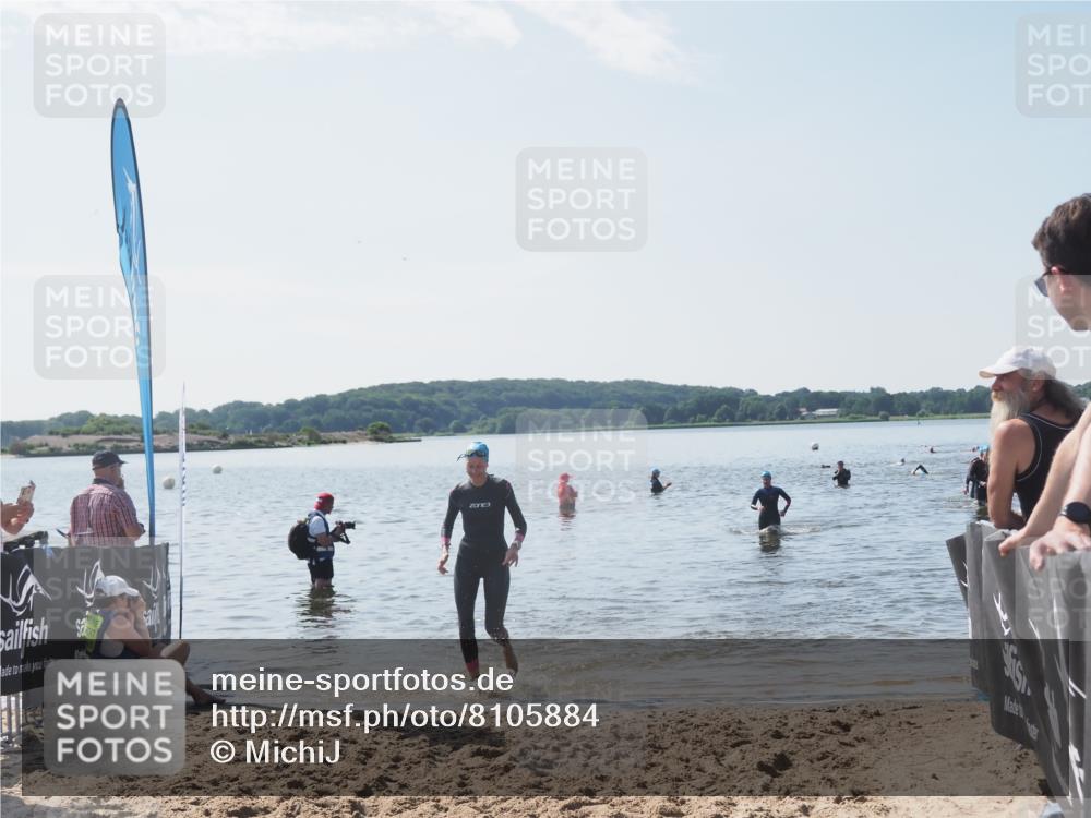 22.06.2025 - Viking Triathlon MichiJ http://msf.ph/oto/8105884 22.06.2025 10:51:20 Schwimmen 436, 477 meine-sportfotos.de