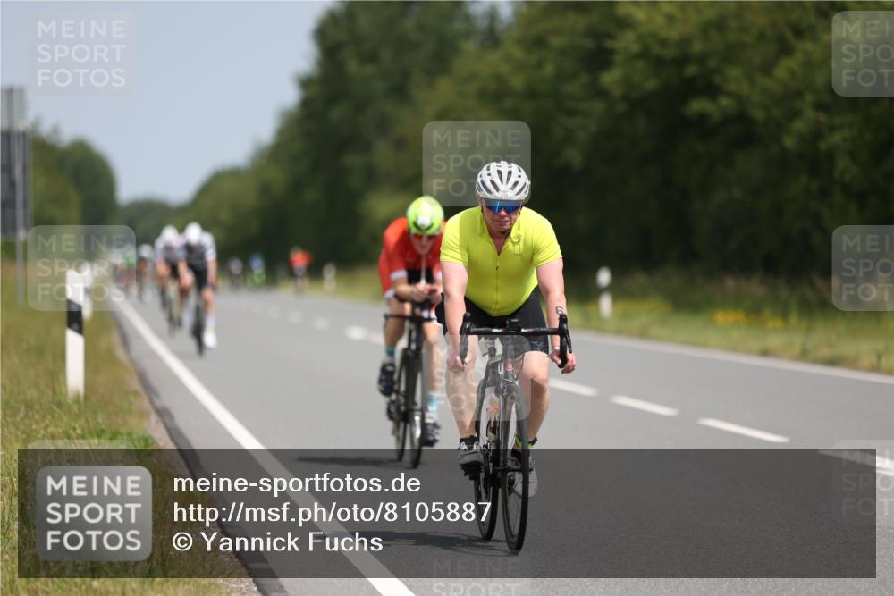 22.06.2025 - Viking Triathlon Yannick Fuchs http://msf.ph/oto/8105887 22.06.2025 12:11:06 Radfahren 107, 189, 618, 643, 658 meine-sportfotos.de