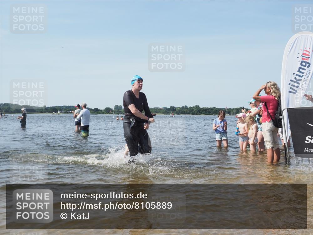 22.06.2025 - Viking Triathlon KatJ http://msf.ph/oto/8105889 22.06.2025 10:36:46 Schwimmen 331, 332 meine-sportfotos.de